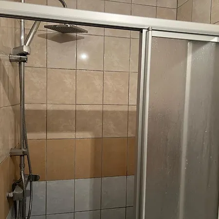 2 Zimmer Mit Bad Und Wc Teilen Apartamento *