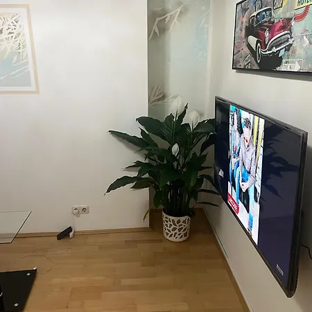 2 Zimmer Mit Bad Und Wc Teilen Apartment *