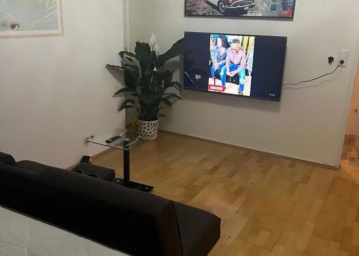 Lejlighed 2 Zimmer Mit Bad Und Wc Teilen