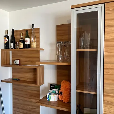 2 Zimmer Mit Bad Und Wc Teilen Apartmán *