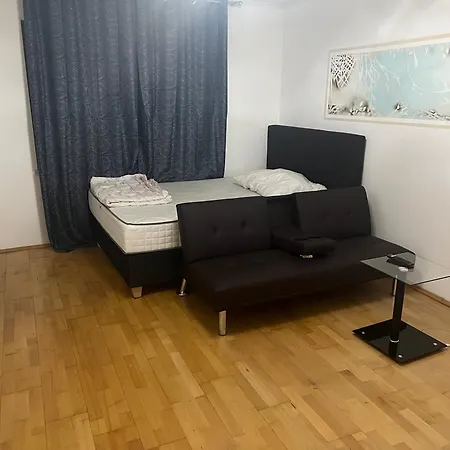 Apartamento 2 Zimmer Mit Bad Und Wc Teilen